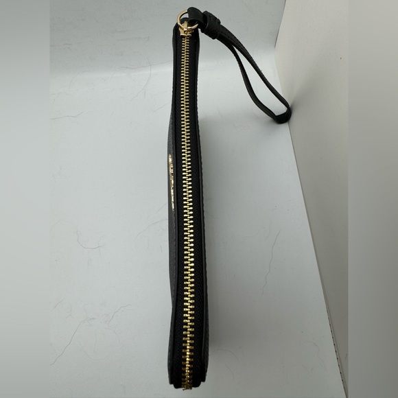 Coach Large Corner Zip Black Gold Hardware Leather Wristlet NWT - Picture 3 of 7